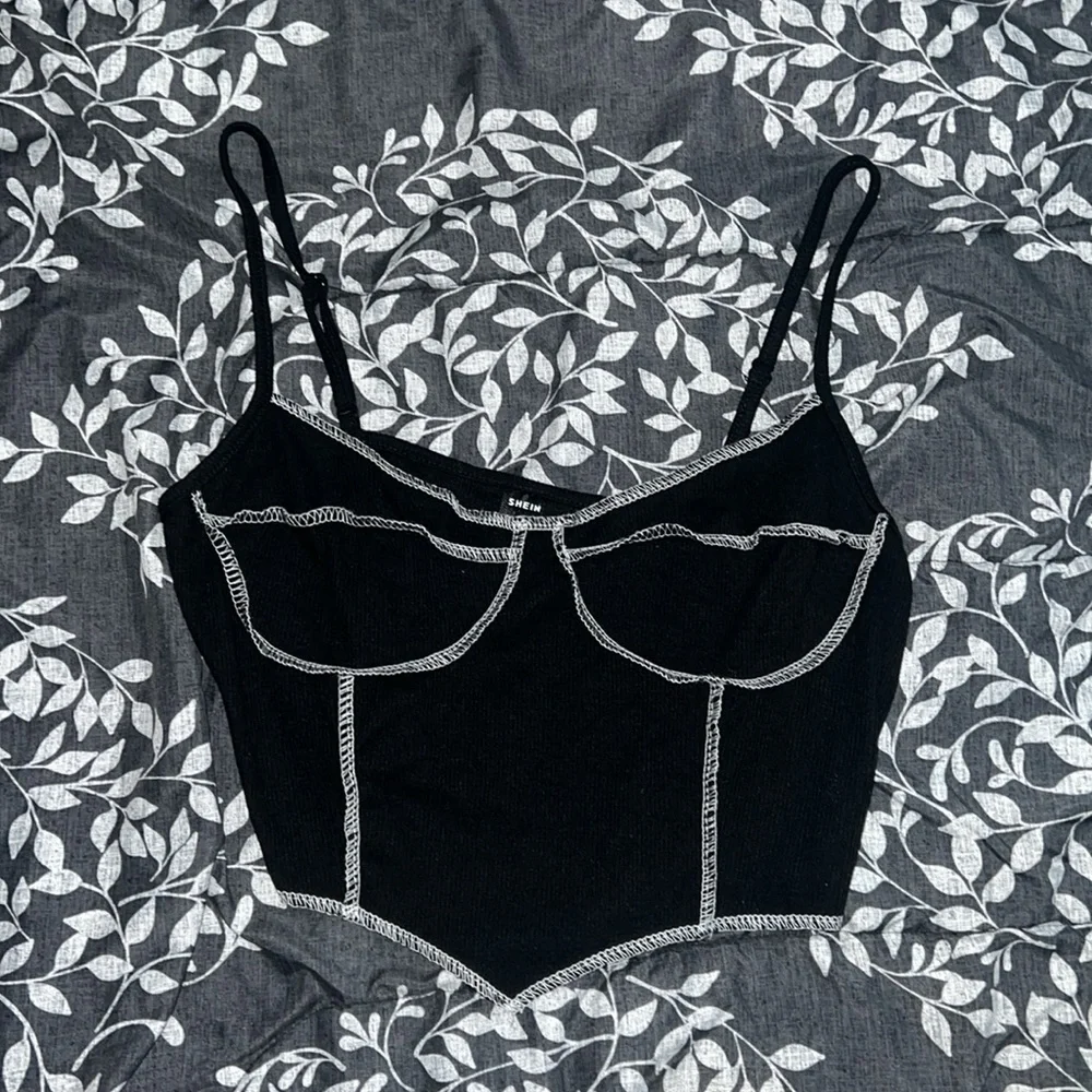 Tank Top Bundle Forever 21, Garage, etc - Picture 4 of 5